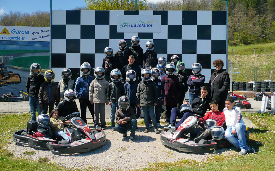 Fer à cheval ou volant de course - Colonie de vacances été