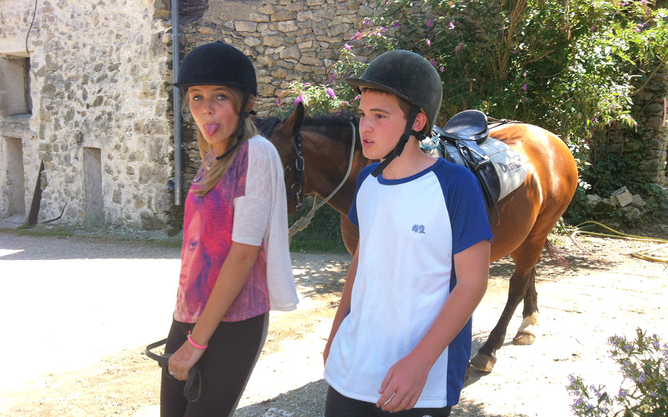 Fer à cheval ou volant de course - Colonie de vacances été