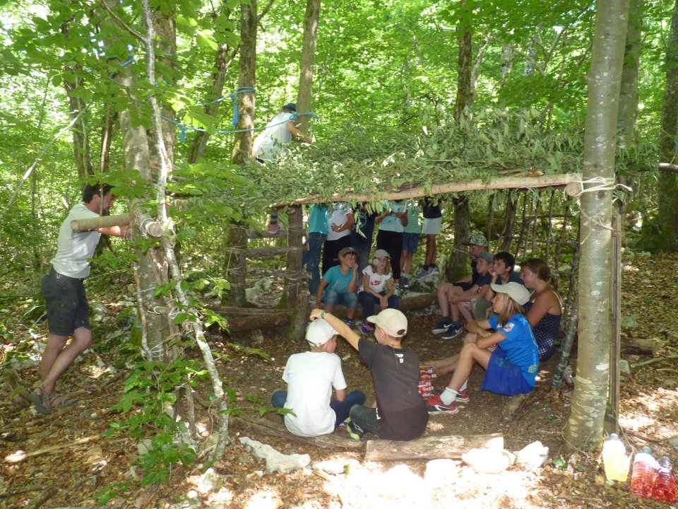 Petits dbrouillards en fort - Colonie de vacances t