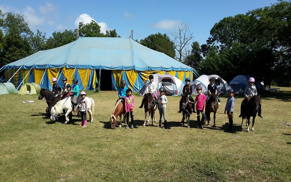 Les poneys voyageurs - Colonie de vacances t